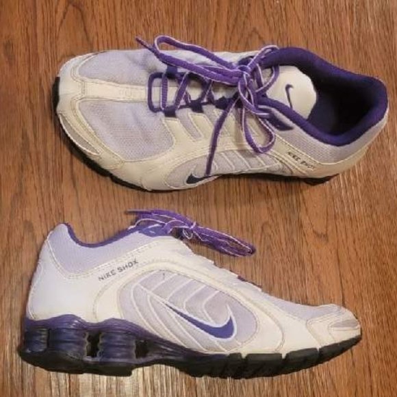 Nike Shoes - Women's Nike Shox - Size 7 EUC